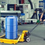 Auslaufsichere Containment-Plattform 127x67x17cm Gelb mit Gitter, for industrial and brewing applications, robust design.